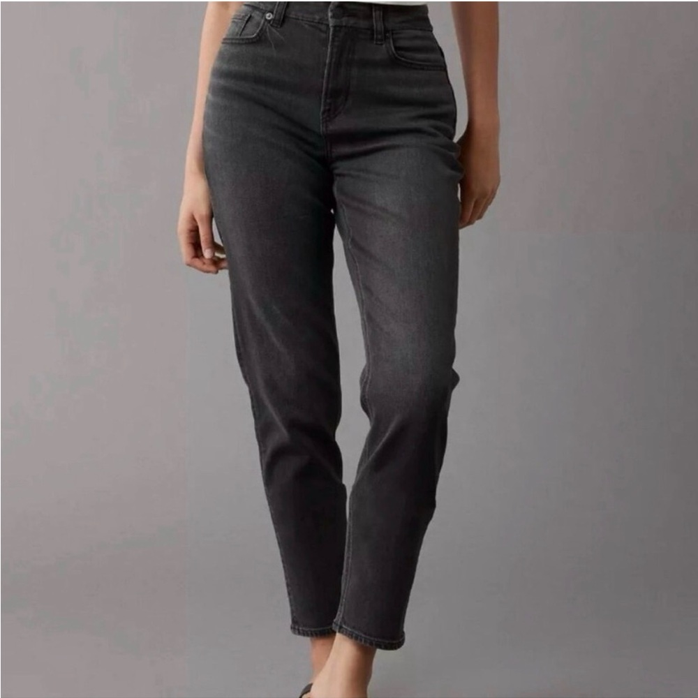 American Eagle Outfitters Black Wash curvy Mom Jeans